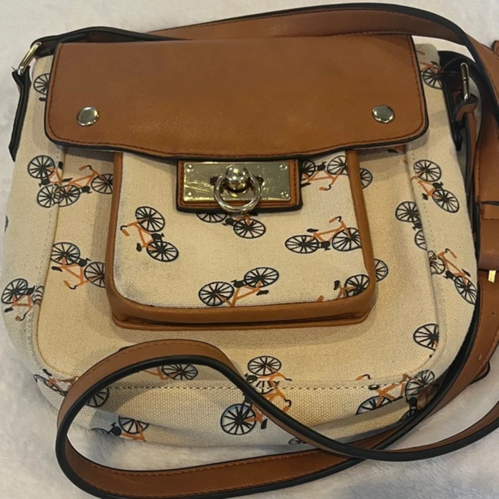Stylish Bicycle Print Crossbody Bag with Tan Accents